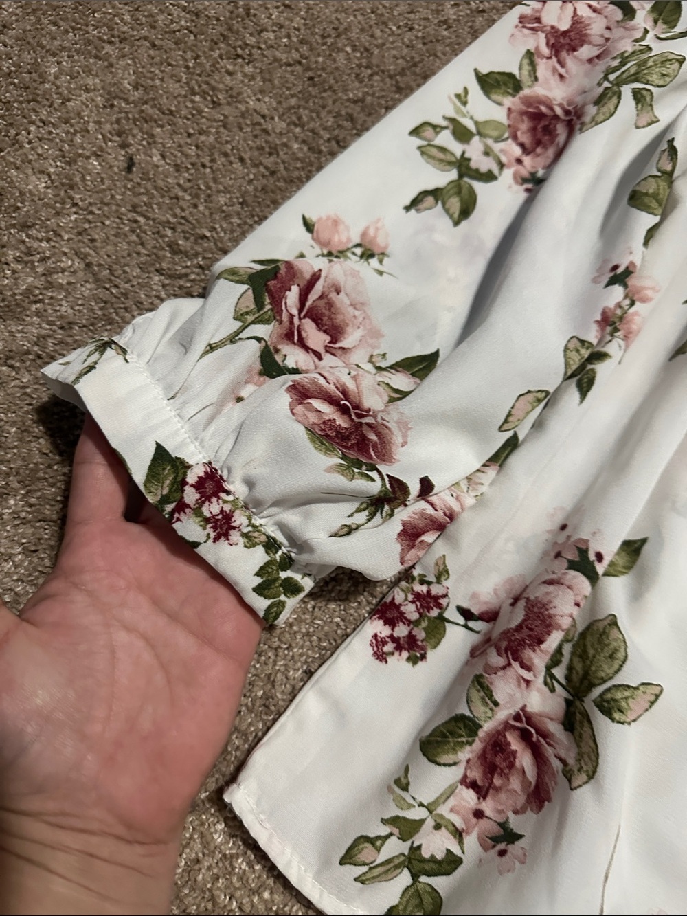 Off-Shoulder White Floral Blouse - Picture 3 of 5